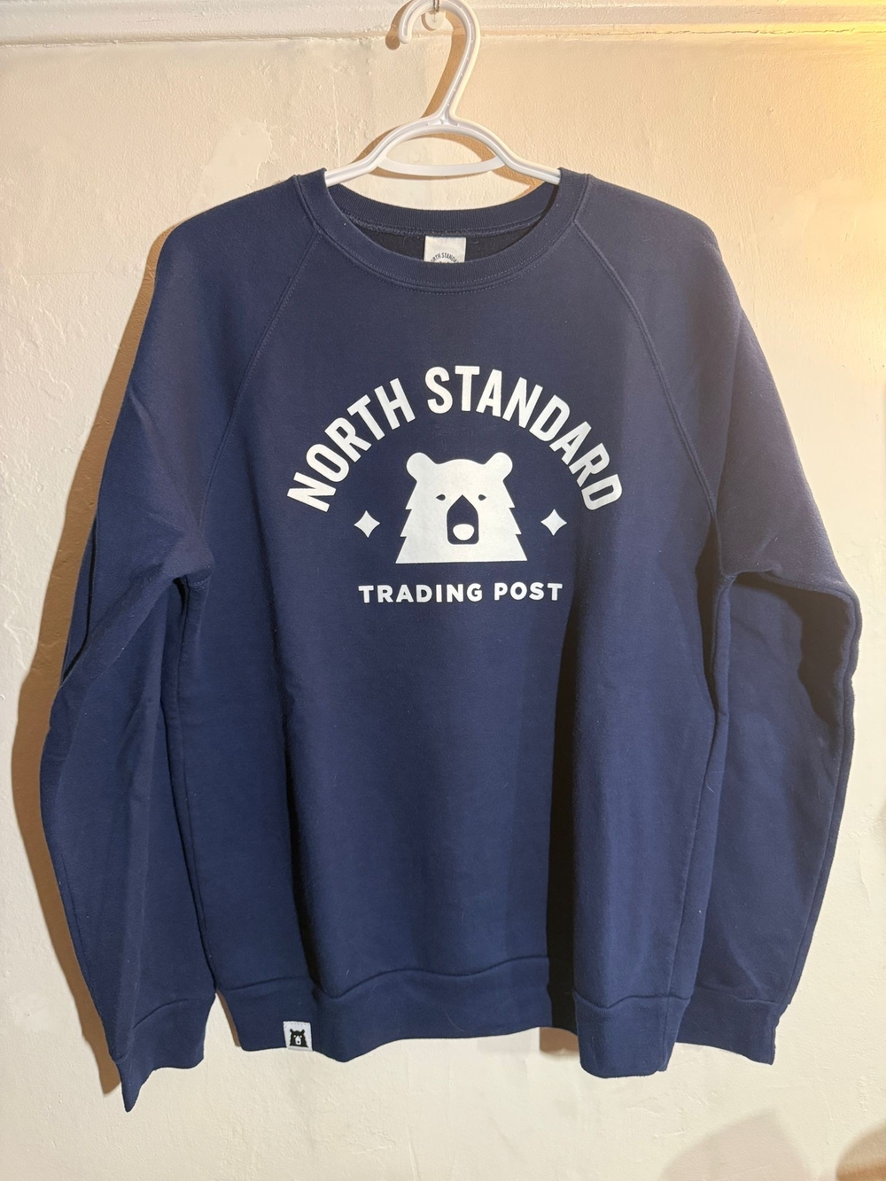 North Standard Trading Post Made in Canada Navy Bear Crewneck Sweatshirt M